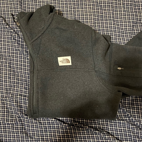 The north face hooded sweater - Picture 3 of 3